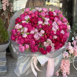 Мікс з піоновидних троянд 