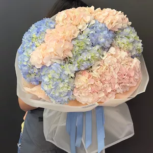 Букет з гортензіями 13 шт.